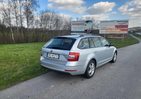 Skoda Octavia cena 48900 przebieg: 189000, rok produkcji 2018 z Trzcianka małe 67